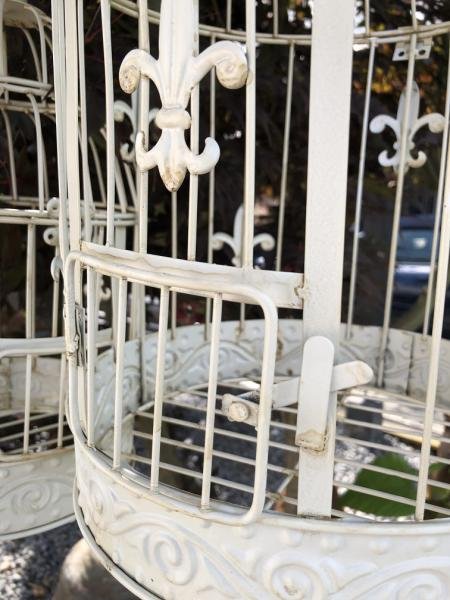 Set mooie ronde witte metalen vogelkooitjes, vogelkooi - Afbeelding 2