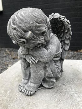 Knielende engel, engel figuur, fraai stenen beeld - kado - 1