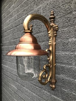 Nostalgische wandlamp, tuinlamp, geheel messing gepatineerd, koper - 0