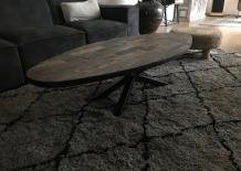 Robuuste ovale salontafel- houten blad en ijzeren onderstel - 3