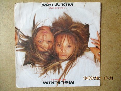 a2401 mel and kim - thats the way it is - 0