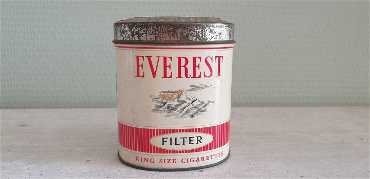 Oud Everest sigarettenblik - 1