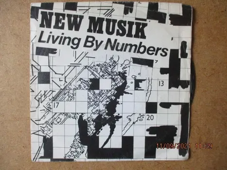 a2661 new musik - living by numbers - 0