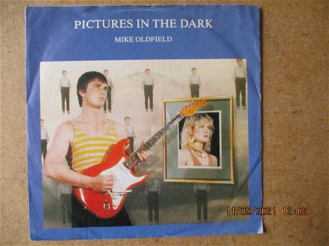 a2752 mike oldfield - pictures in the dark - 0