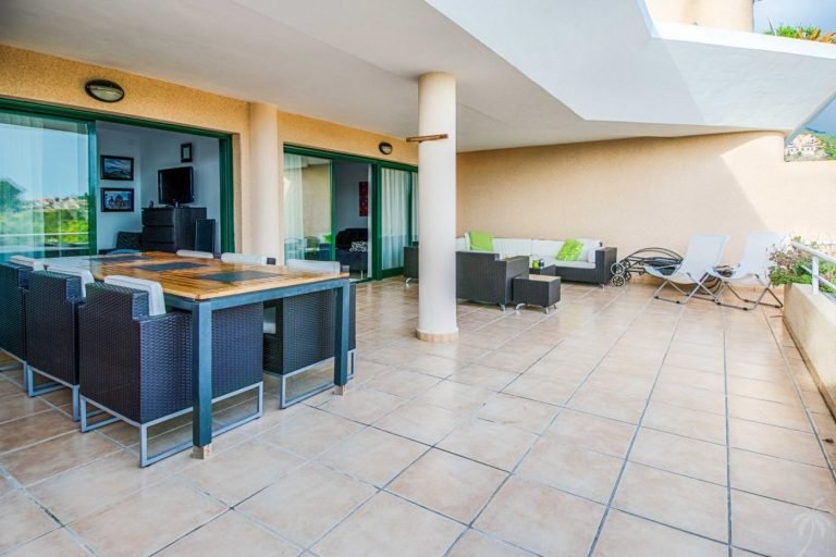 Uw eigen Appartement in ALTEA met garage meubels en ruim terras bij zwembaden - Afbeelding 2