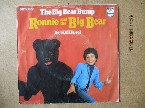 a2931 ronnie and the big bear - the big bear bump - 0