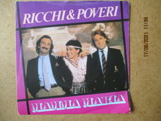 a2987 ricchie e poveri - mamma maria