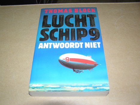 Luchtschip 9 Antwoordt Niet-Thomas Block - 0