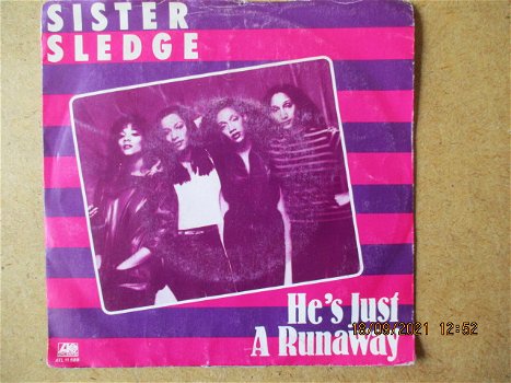 a3315 sister sledge - hes just a runaway - 0