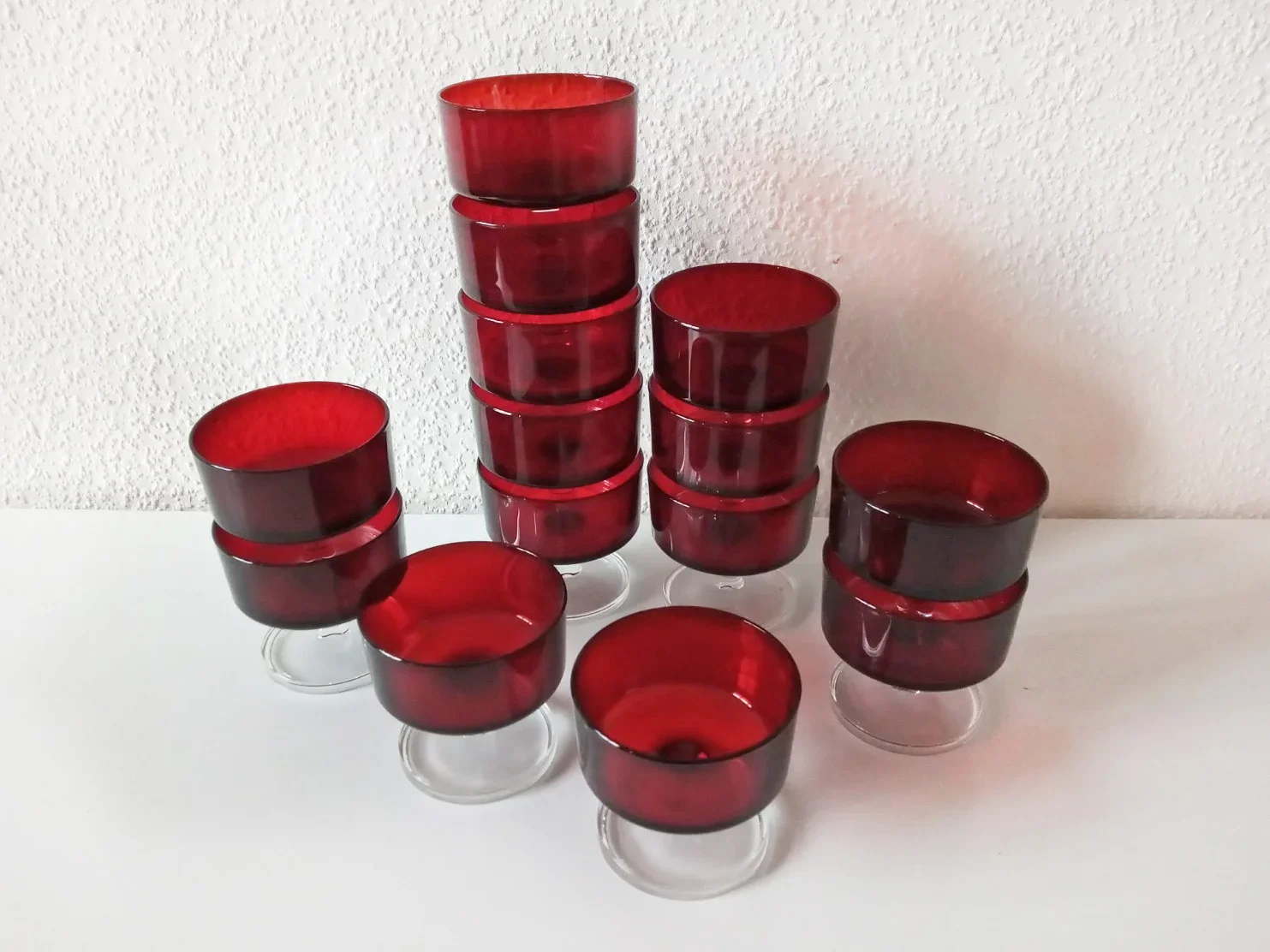 14 dessertschaaltjes van rood glas - nr. 1