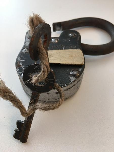 Oude kasteel hangslot - TRUSTY - hangslot, poortslot,kado - Afbeelding 5