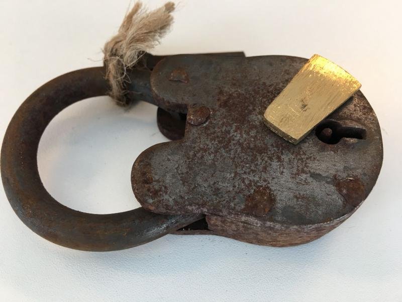 Oude kasteel hangslot - TRUSTY - hangslot, poortslot,kado - Afbeelding 7