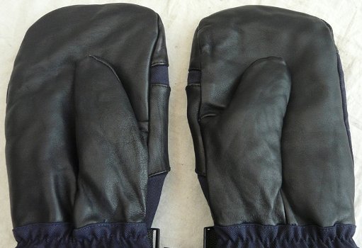 Handschoenen, Gevechts, Winter, Gevoerd, Koninklijke Marechaussee (KMar), maat: 10, 2006.(Nr.1) - 1