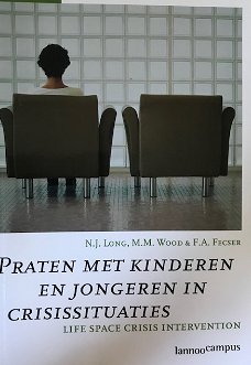 Praten met kinderen en jongeren in crisissituaties