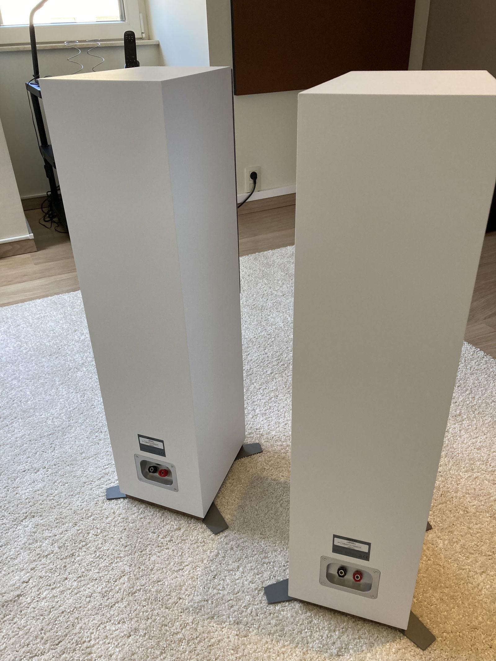 Jamo vloerluidsprekers S 805 wit - Afbeelding 2