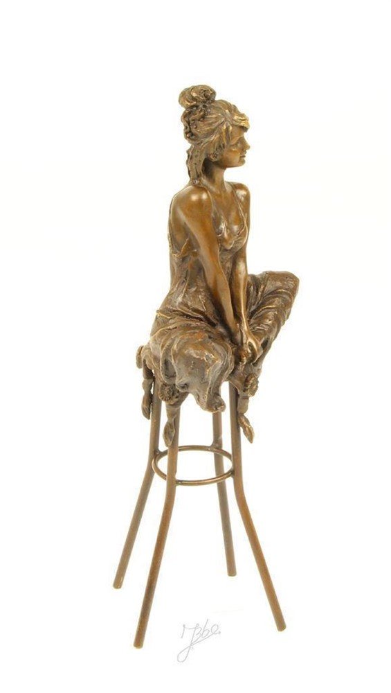 Een bronzen beeld-zittende dame op barkruk-deco-pikant - Afbeelding 7