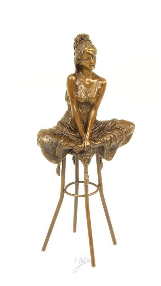 Een bronzen beeld-zittende dame op barkruk-deco-pikant - Afbeelding 8