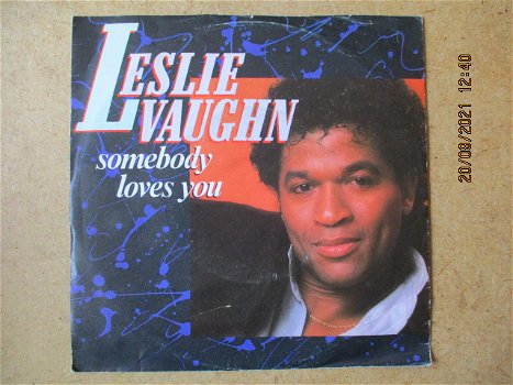 a3752 leslie vaughn - somebody loves you - 0