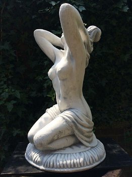 Mooi vol stenen beeld naakte vrouw-pikant-tuin-deco - 4