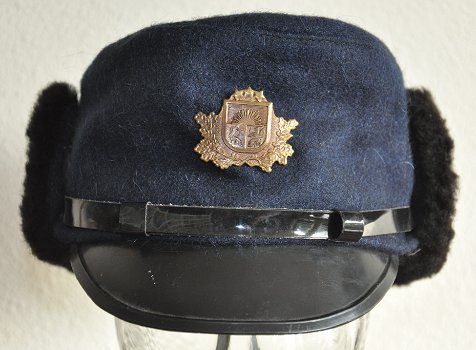 Politiepet politie Letland , wintermuts , pet - 0
