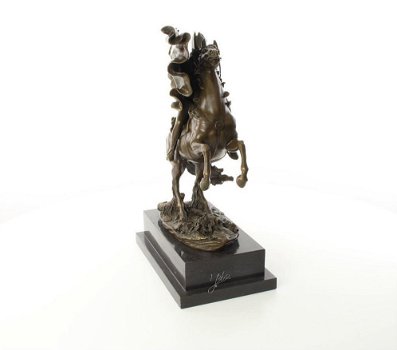Bronzen beeld van Napoleon die de Alpen trotseert - 6