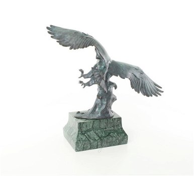 Een bronzen beeld-adelaar die vliegt-adelaar-brons-beeld - 5