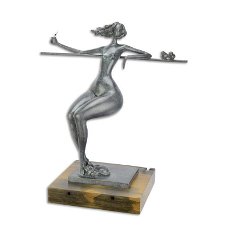 sculptuur van een naakte vrouw, relaxend- drankje-brons