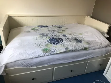 Uitschuifbaar wit Hemnes bed, in zeer goede staat - 0