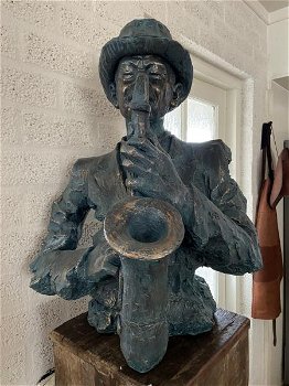 Prachtige torso van een jazz muzikant met saxofoon - 3