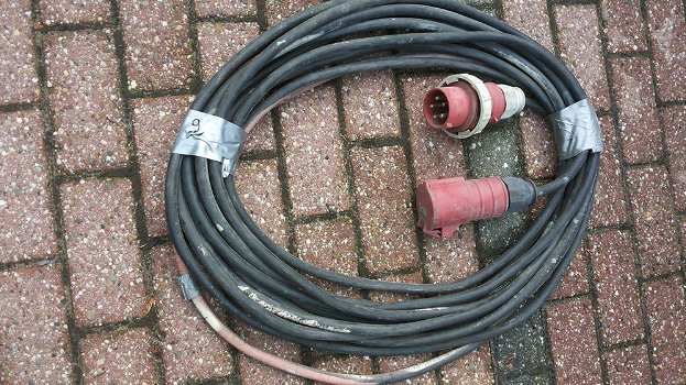 Krachtstroomkabel 5 aderig 6mm2 met 32A stekkers 20 mtr - 0