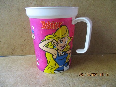 ad0166 asterix plastick beker 2 - 0