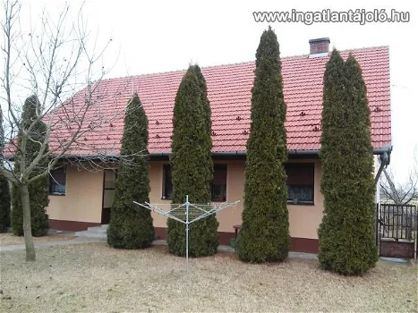 Family house (for sale) with agricultural and industrial buildings - 0