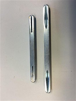 Doorn pin voor het bevestigen van de deurklink, metaal - 1