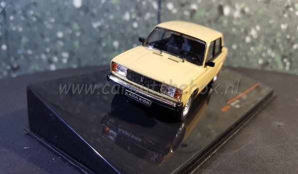 Lada 2105 1981 beige 1:43 Ixo V547 - 1