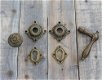 Deurbeslag antiek: met koperen knop, deurknop en rozetten - 0 - Thumbnail
