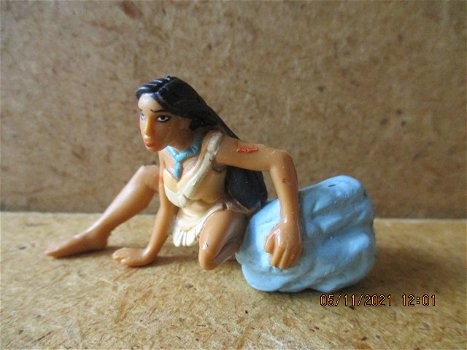 ad0565 pocahontas poppetje 4 - 0