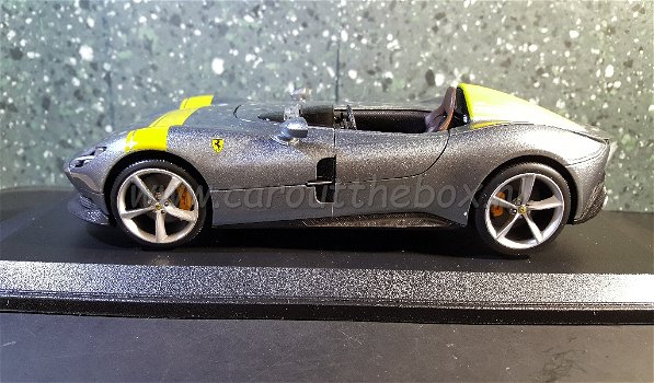 Ferrari Monza SP1 grijs 1:18 Bburago - 0