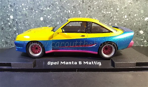 Opel Manta B MATTIG blauw / geel 1:18 MCG - 0