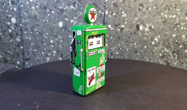 FIRE CHIEF gasoline gas pump 1:18 Greenlight - 1