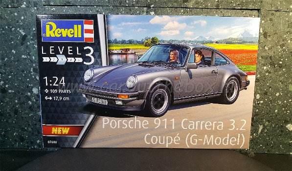 Porsche 911 Carrera 3.2 coupe 1:24 Revell - 0