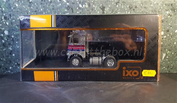 Freightliner COE grijs 1:43 Ixo V542 - 3