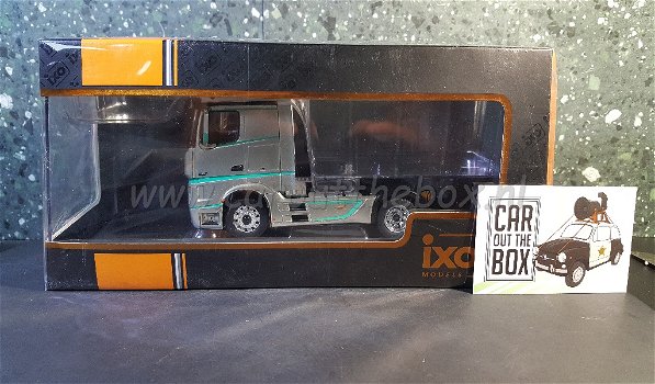 Mercedes Actros MP4 grijs 1:43 Ixo V543 - 4