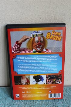 Clown Bassie - De reis van zwarte piet - 1