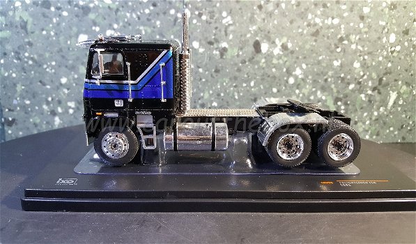 Freightliner FLA1993 zwart 1:43 Ixo V551 - 0