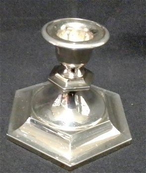 metalen zilverkl.kandelaar,hooggl,9 cm h, diam 10.5 cm,zgst - 1