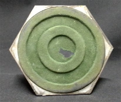 metalen zilverkl.kandelaar,hooggl,9 cm h, diam 10.5 cm,zgst - 3