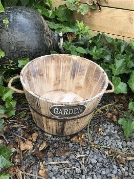 Een mooie ronde emmer gemaakt van hout,-tekst garden - 4