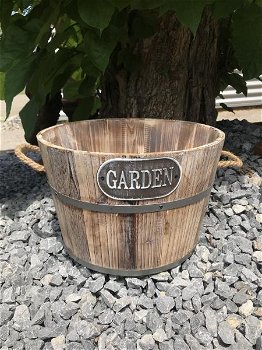Een mooie ronde emmer gemaakt van hout,-tekst garden - 5