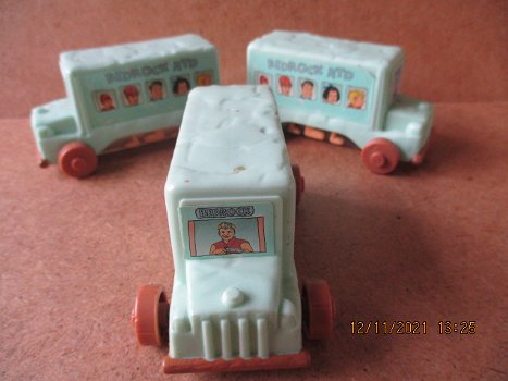 ad0835 flintstones bedrock bus - 0