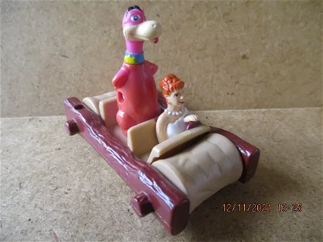 ad0838 flintstones wilma en dino in auto - 0